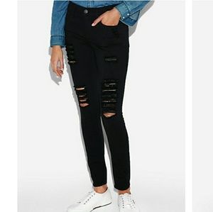 WHITE COLOR DISTRESED EXPRESS SKINNY JEANS🌺